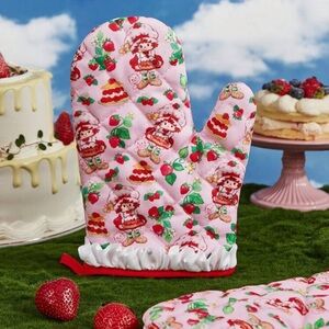 Strawberry Shortcake Print Oven Mitt - Cute Kitchen Linen